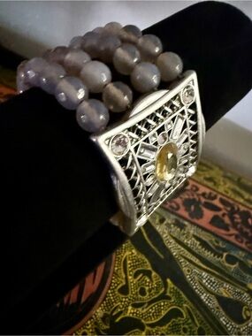 Lia Sophia Kiam Collection Secret Window Gray Agate Stretch Statement Bracelet